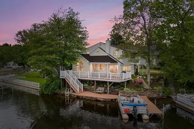 11 Bayside Dr