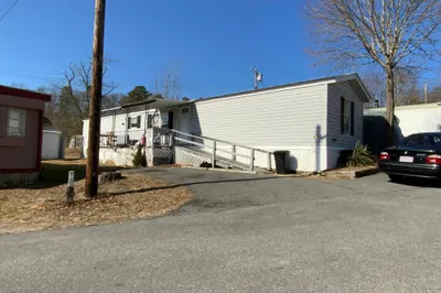 40 Patriots Cir 1