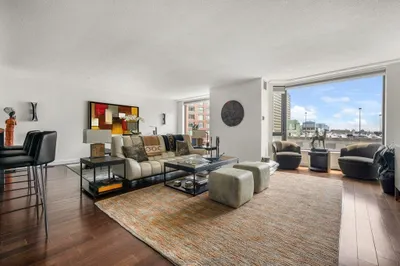 220 Boylston St #1012