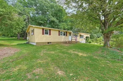 1075 West Brookfield Road