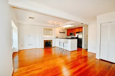 32 Fairfield St #7