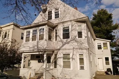 11 Boston St