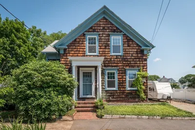 22 Oak St
