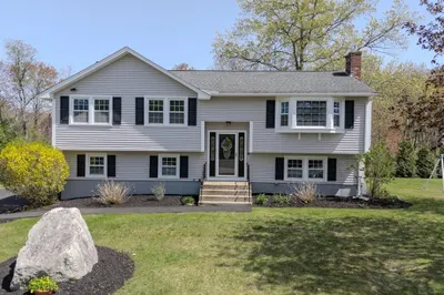 17 Carter Dr