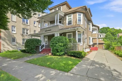33 Kenwood Ter 1