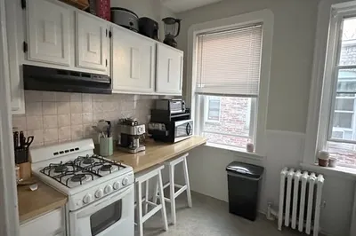 36 Anderson St #8