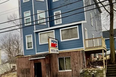 564 Main St 1