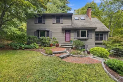52 W Elm St 1