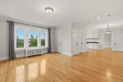 21 Bradlee Rd #32 1