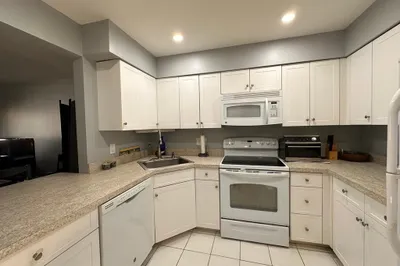 100 Rosemary Way #210