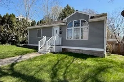 22 Forest St #1 1