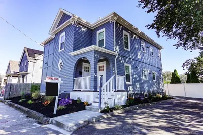 26-28 Holyoke St 1