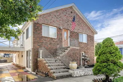 57 Bateman Ave 1