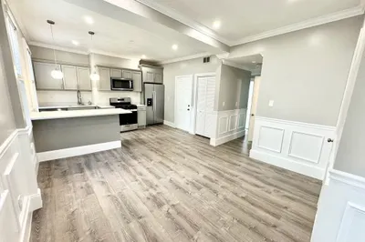 61 Gates St #2