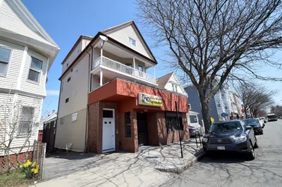 241 Highland Ave #4