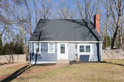 461 Pond St 1