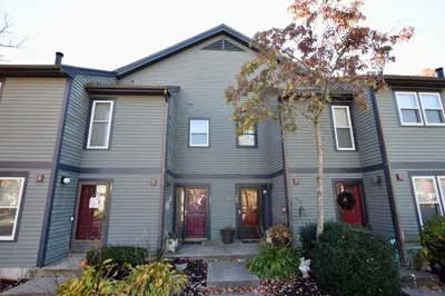 110 Dean St #102 1