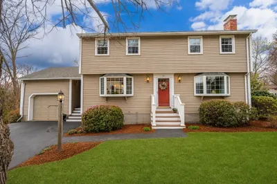 24 Hodgkins Dr 1