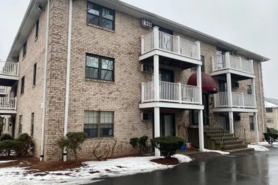 14 Kenmar Dr #102