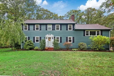 24 Red Coat Ln 1