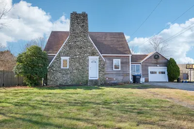 11 Newton Ave 1