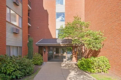 4975 Washington St #311 1