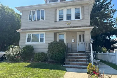 144 Manthorne Rd #1