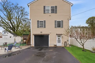 17 Thorndike St