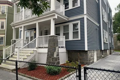 29 Gibson St #2L 1