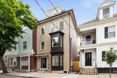 17 Princeton St #2