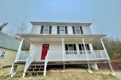102 Wales Rd 1