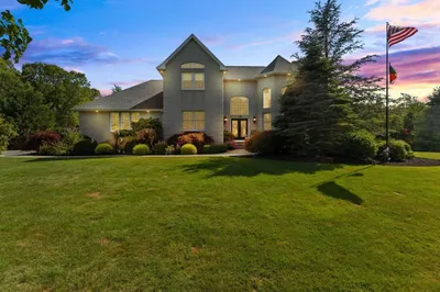 1276 Old Fall River Rd