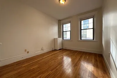31 Peterborough St #10