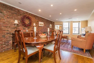 386 Commercial St #3E 1