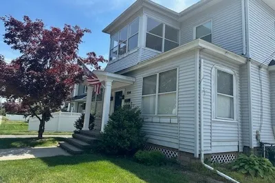 224 Walnut Street #2B 1