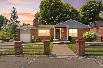 24 Taylor Rd 1