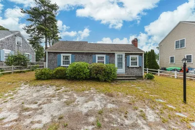 46 Longell Rd 1
