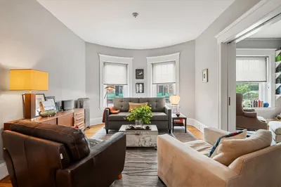 21 Grovenor Rd #3