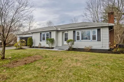 15 Knapp Ave 1