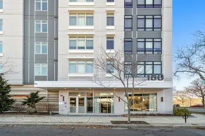 180 Telford St #413