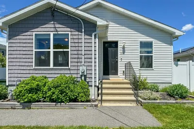 334 Newton St 1