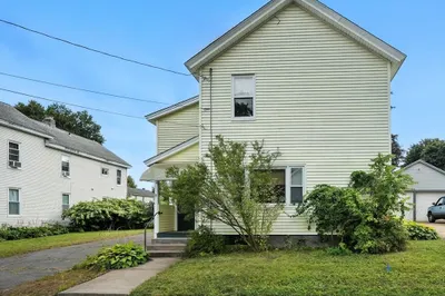 8 Ellis St