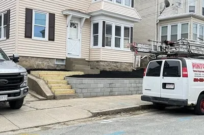 68 Goss St 1
