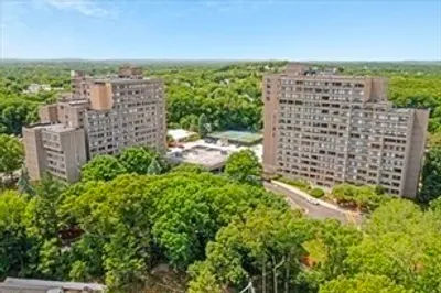 250 Hammond Pond Parkway #1207S 1