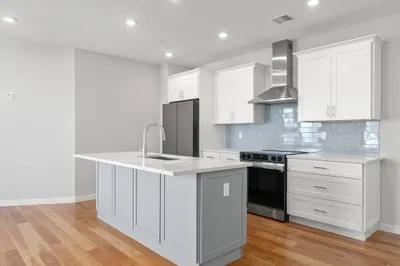267 Old Colony Ave #306