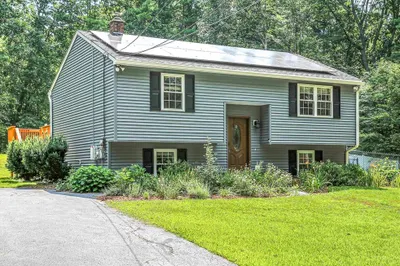 195 Holly Dr 1
