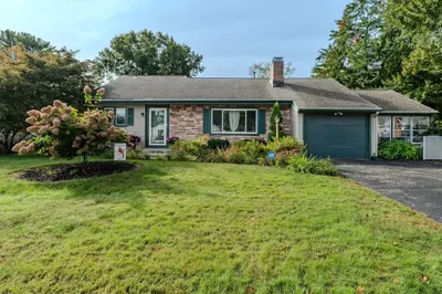 15 Burns Ave 1