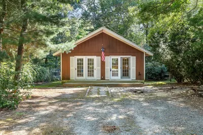 21 Edgewood Dr
