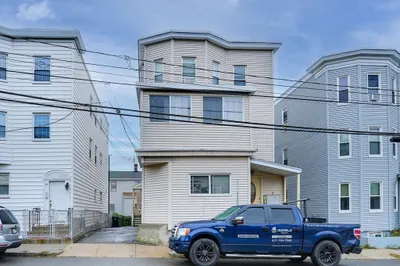 91 Arlington St #2
