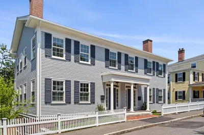 49 Pleasant St #2 1
